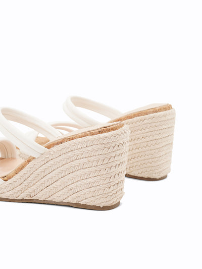 Amice Wedge Slides