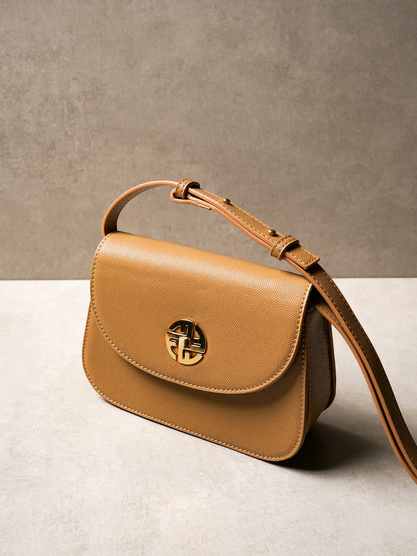 Malik Sling Bag