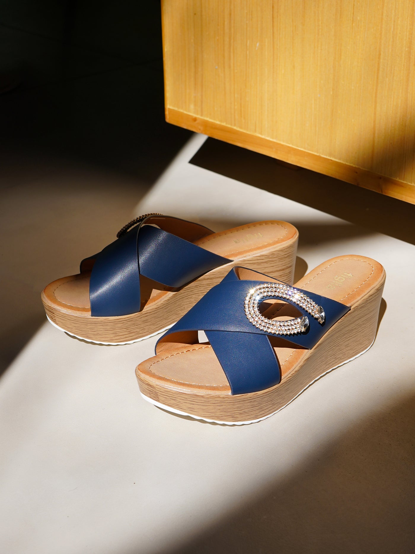 Zita Wedge Slides